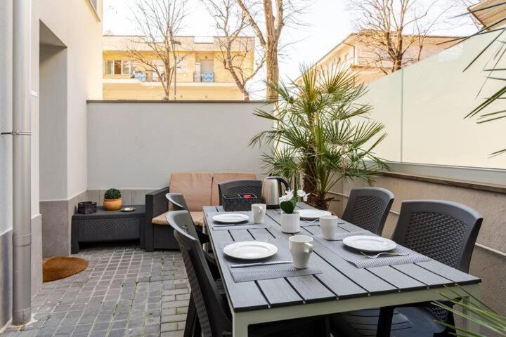 Ferienwohnung A Casa Minerva Rimini Exterior foto